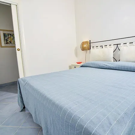 Solemareponza Casa Bianca A Mare بيت للعطل